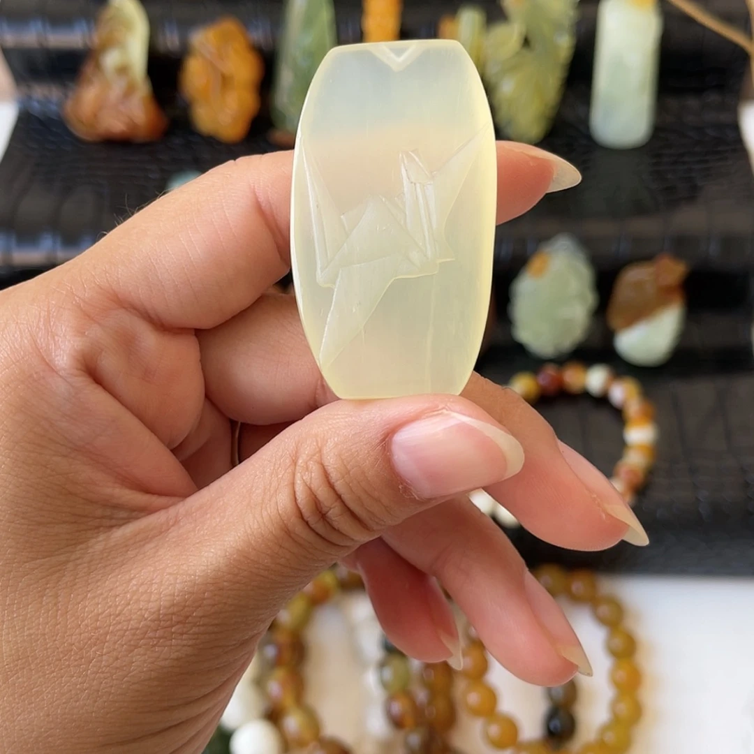 【闪购商品】蛇纹石玉未镶嵌颈饰