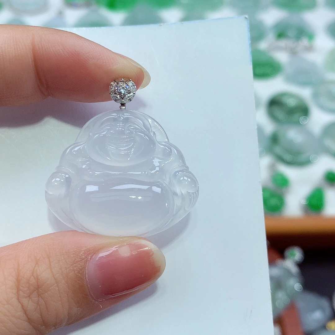 蛋***虎翡翠18K金镶嵌颈饰佛