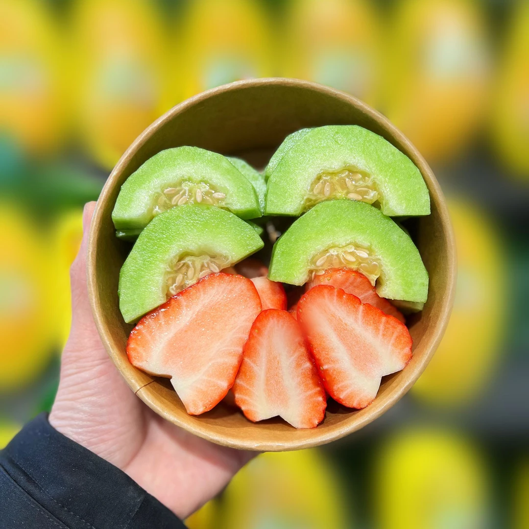 【果老板】博洋蜜瓜红颜草莓双拼1盒（不低于400克）鲜果切小时达