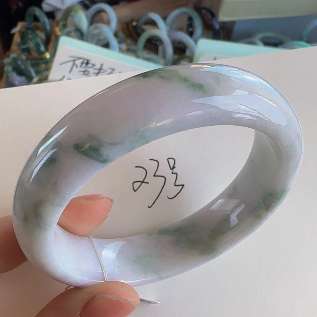 翡翠手镯未镶嵌老坑56圈