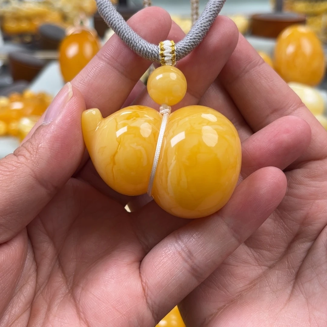 蜜蜡未镶嵌珠宝奇石