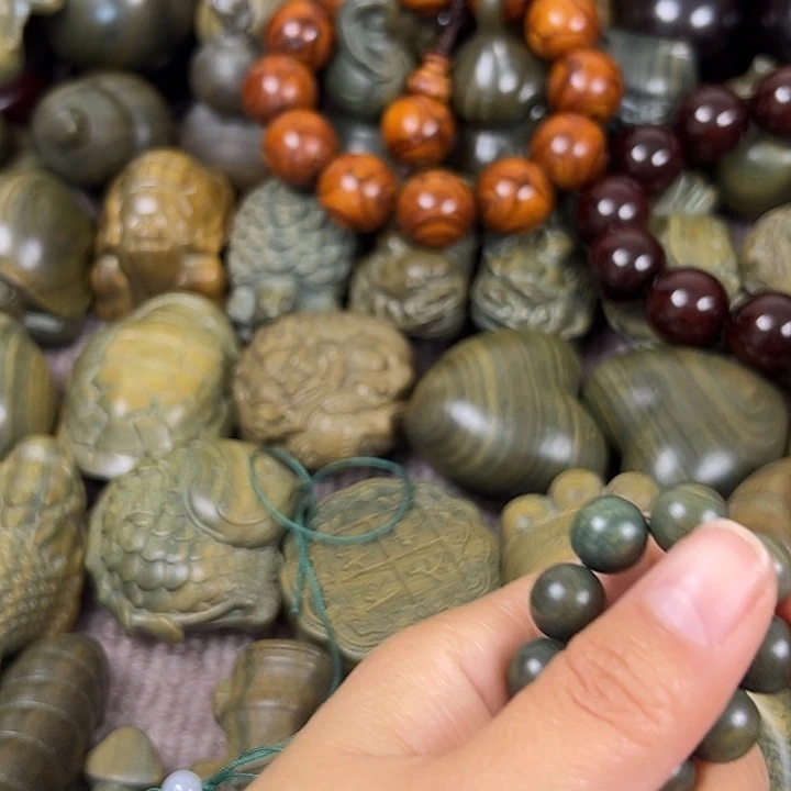 呵***呵木阿根廷绿檀单圈1.0