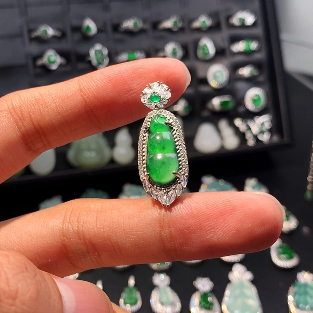 翡翠未镶嵌吊坠(不含链)