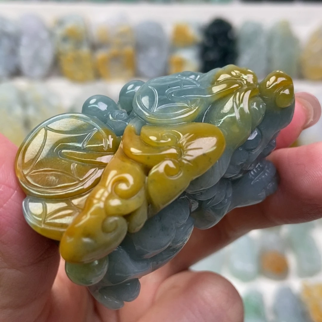 翡翠吊坠(赠链)未镶嵌