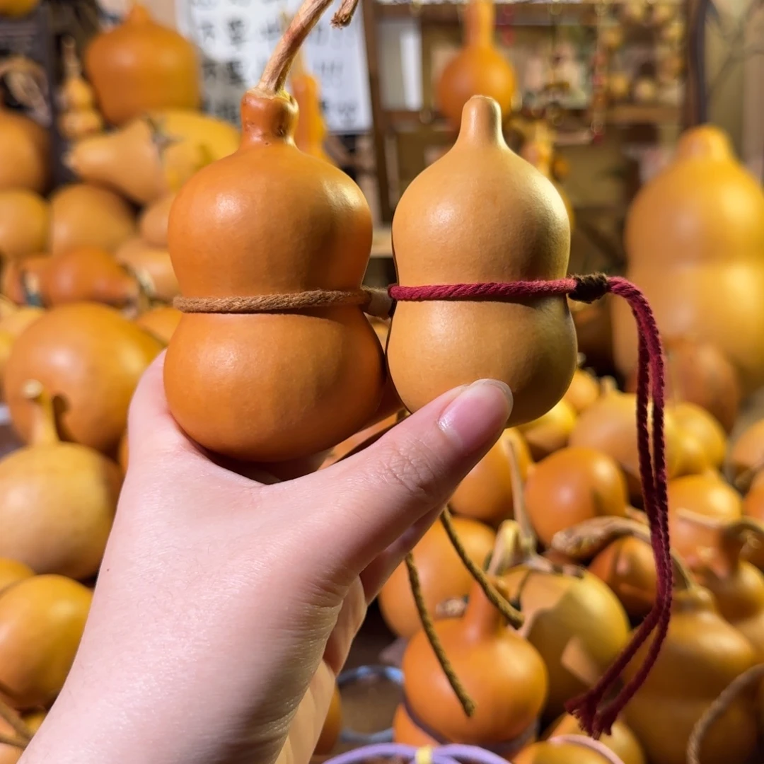 在***六天然葫芦手把摆件