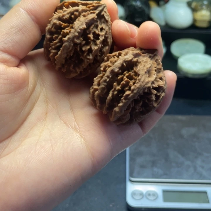 文玩核桃吊坠大刺38