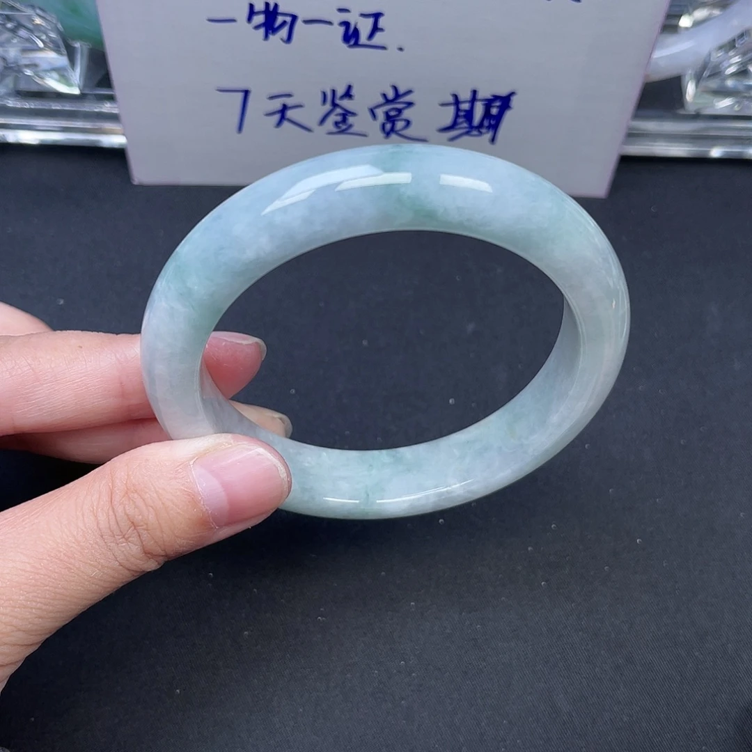 翡翠未镶嵌手镯翡翠
