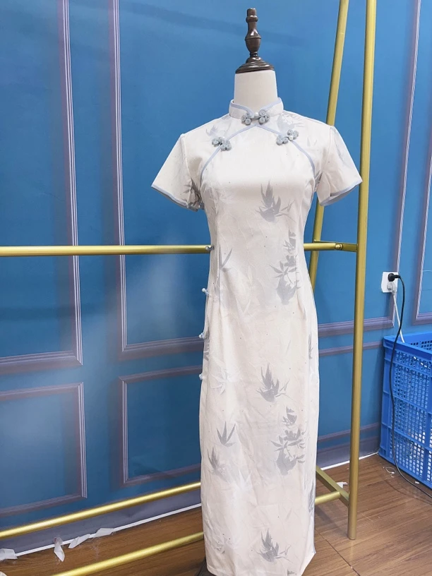 V-2593 雪如蓝 丝嘛复合充亮片 夏款年轻款改良旗袍120cm长款