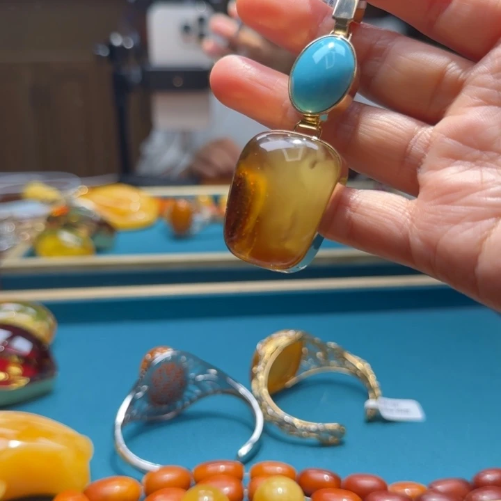 琥珀未镶嵌颈饰波兰设计款琥珀蜜蜡