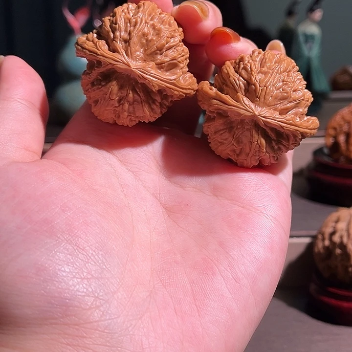 文玩核桃把件白狮子