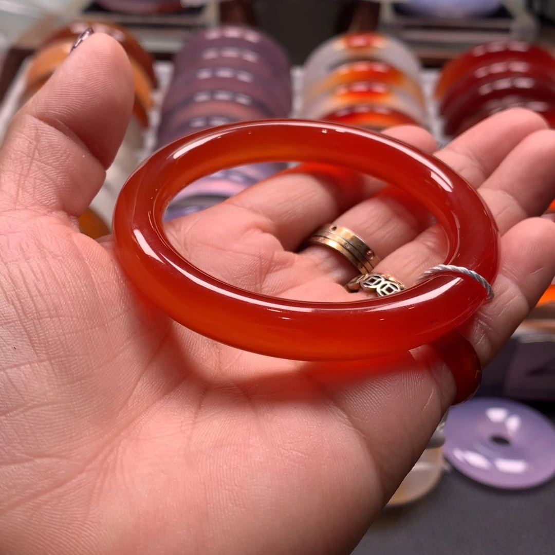 玛瑙/玉髓手镯未镶嵌