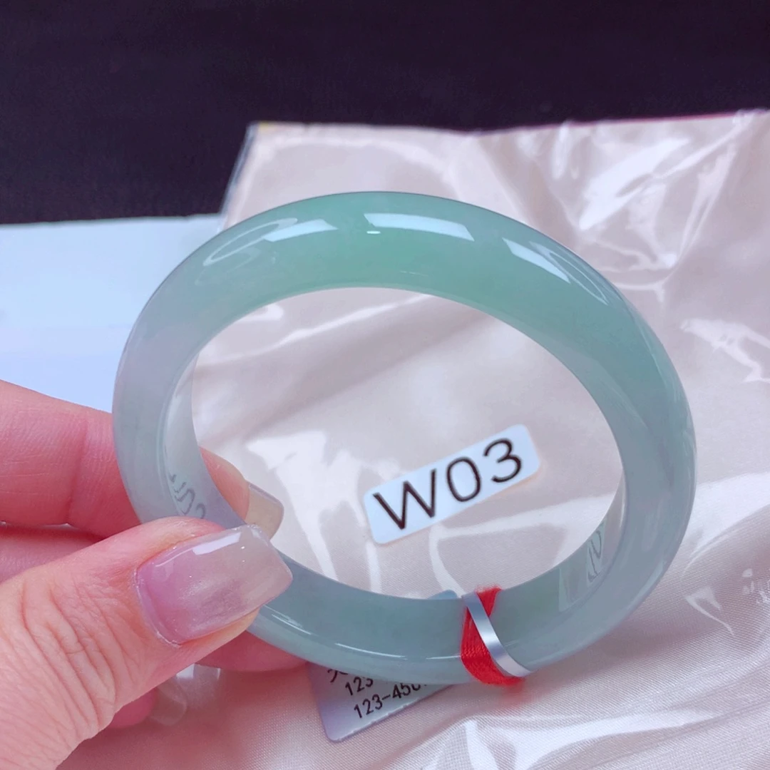 翡翠手镯未镶嵌手镯88