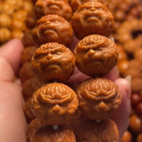 手串猴头核桃天****。舞台