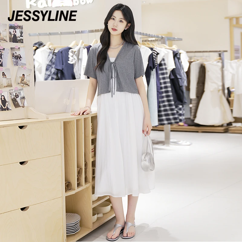 jessyline杰茜莱夏季新款时尚灰色小外套白色吊带连衣裙套装