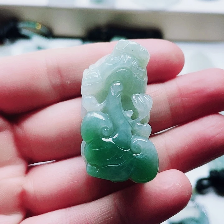 颈饰未镶嵌翡翠貔貅