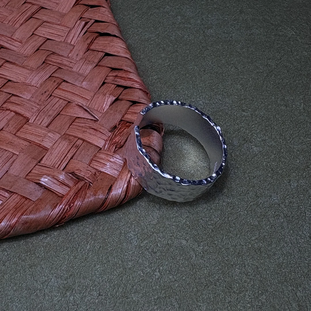 足银戒指 宽版男士锤纹戒指（宝格专属）