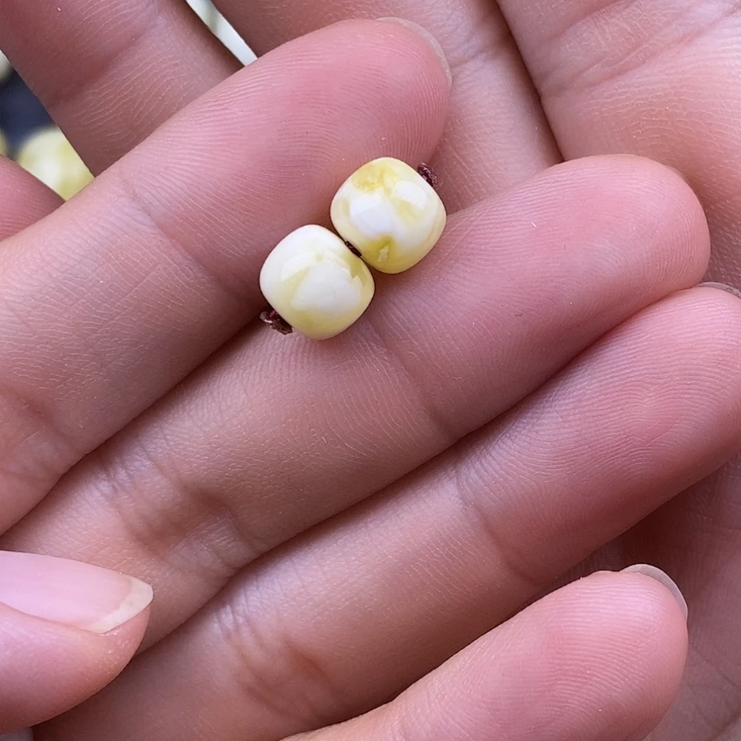 y***i裸石琥珀未镶嵌蜜蜡珠子 8mm