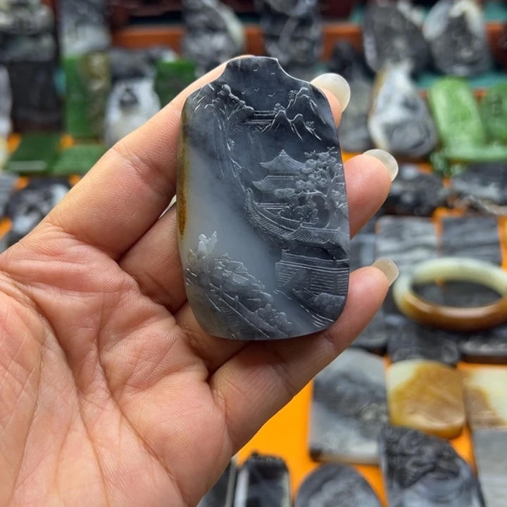 和田玉颈饰未镶嵌黑*