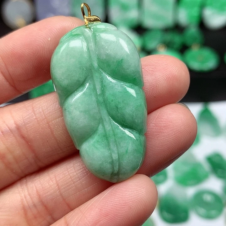 翡翠吊坠(不含链)18K金镶嵌