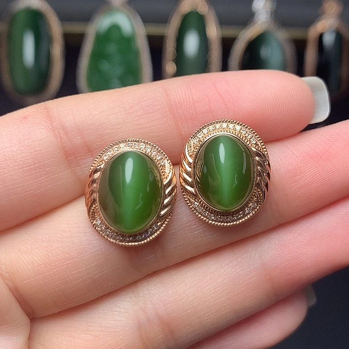 和田玉18K金镶嵌耳饰