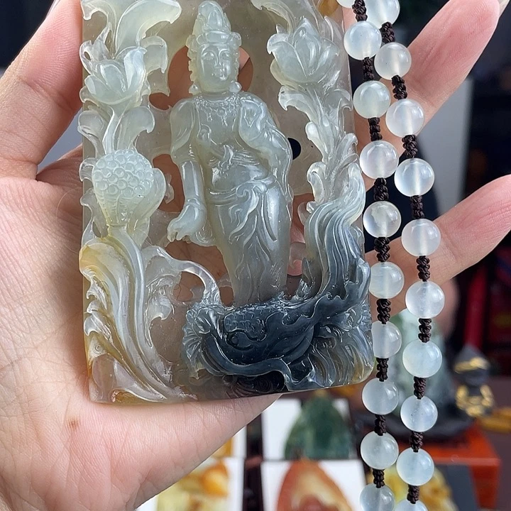 未镶嵌蛇纹石玉颈饰