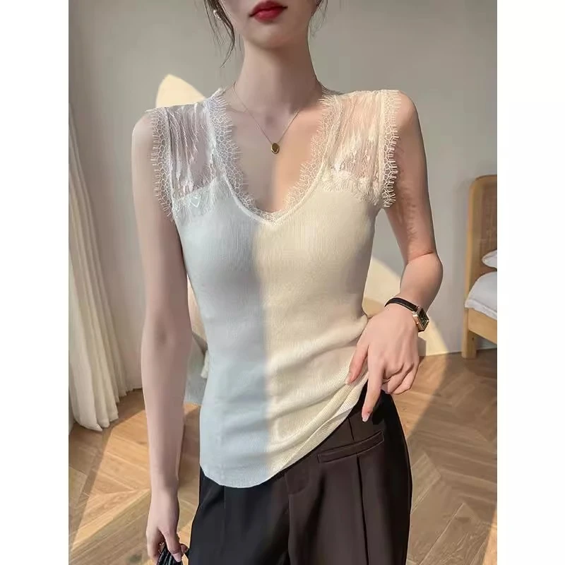 白色v领吊带背心女2025新款早春内搭高级感蕾丝打底别致无袖上衣
