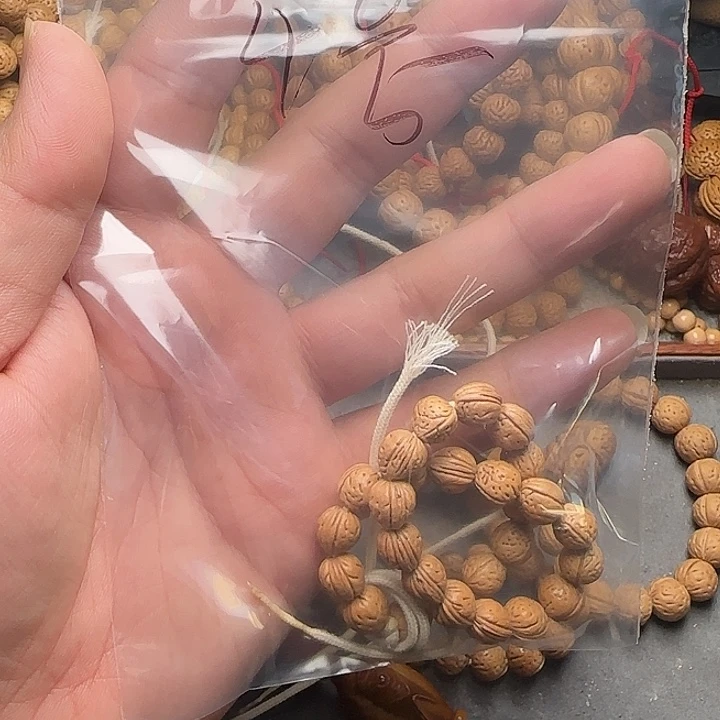 迷***界4号野生桃核金豆一条