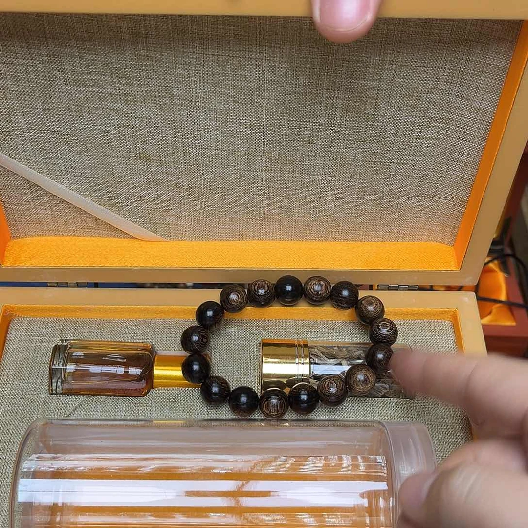 大叶紫檀（黑酸枝木类）