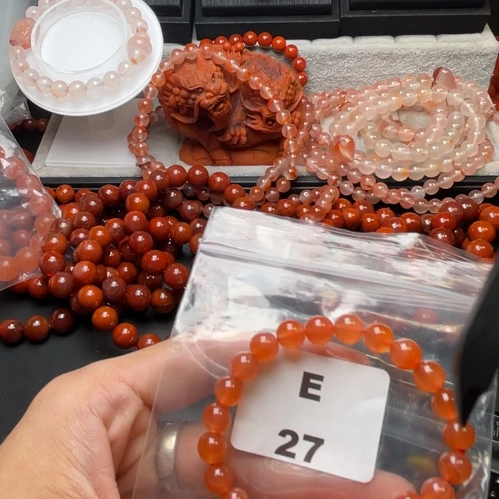 南红玛瑙未镶嵌多样性发货默认微瑕称重8mm