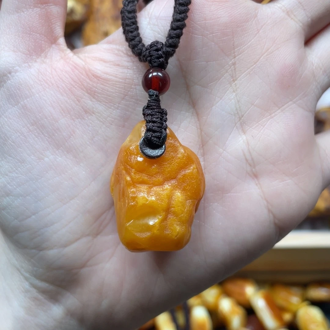 琥珀珠宝奇石未镶嵌