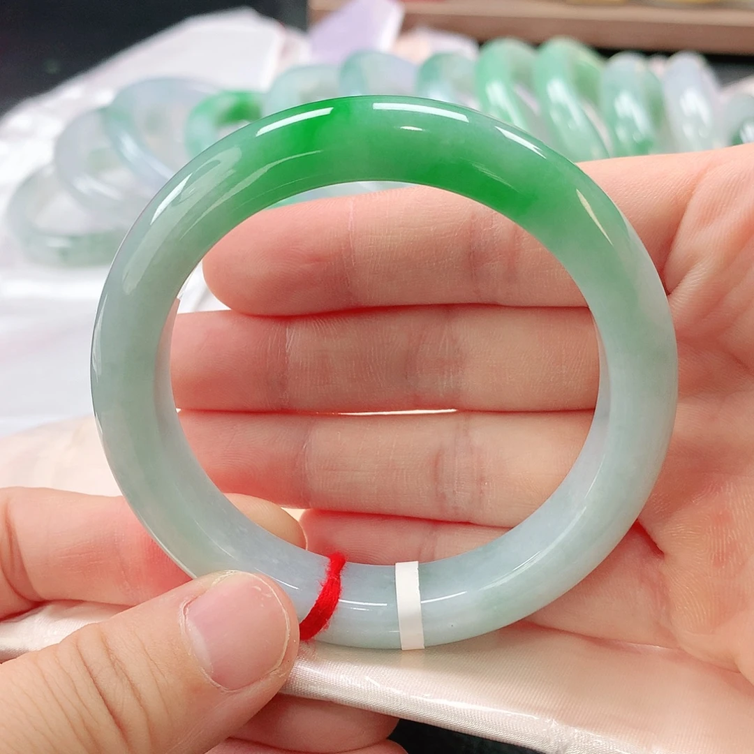 翡翠未镶嵌手镯缅甸A货翡翠手镯