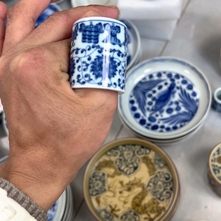 瓷片白青花缠枝莲扳指盖置