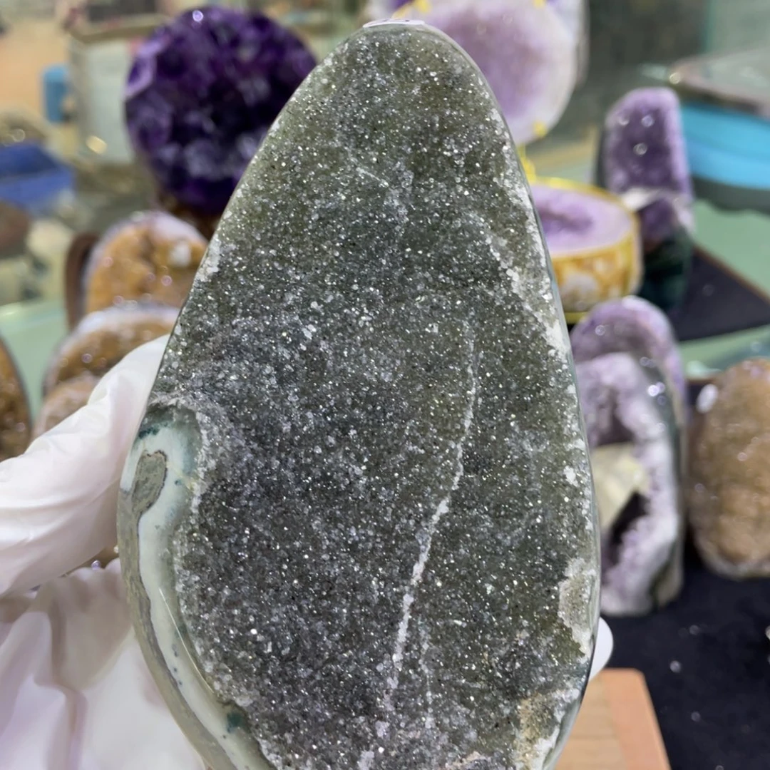 紫晶未镶嵌大型摆件（非配饰）