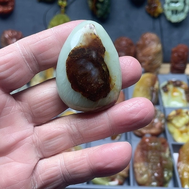 蛇纹石玉未镶嵌挂件