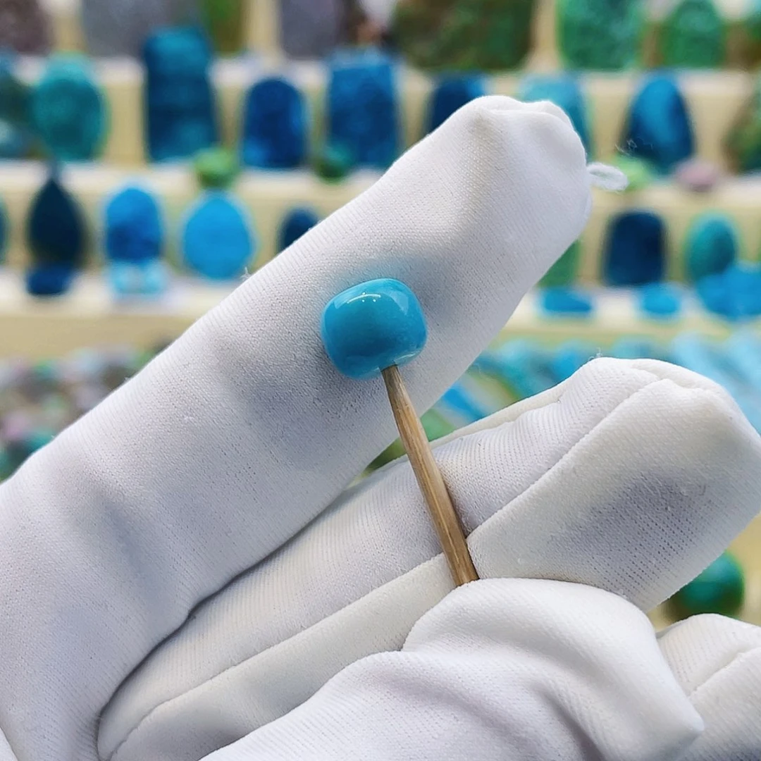 兰***菇绿松石未镶嵌挂件