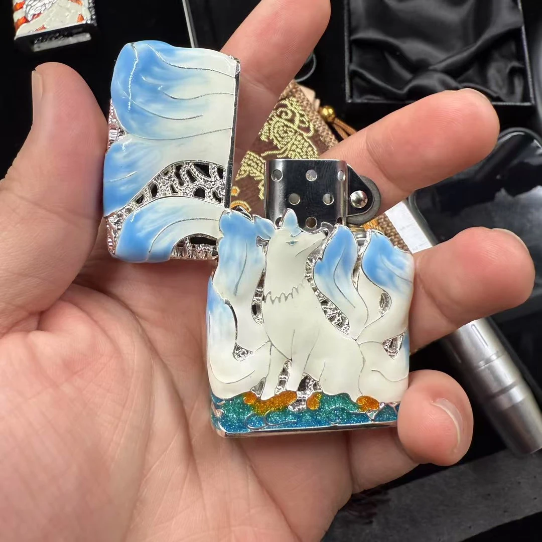 蓝九尾狐煤油防风打火机借个火