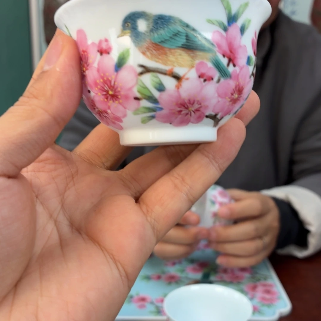 瓷杯子瓷姑娘景德镇陶瓷艺术