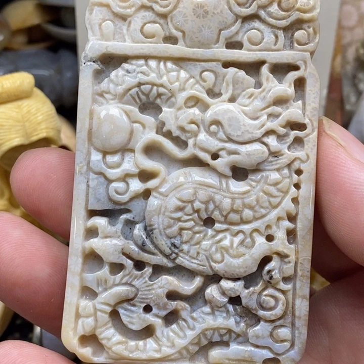 硅化珊瑚（珊瑚玉）未镶嵌颈饰