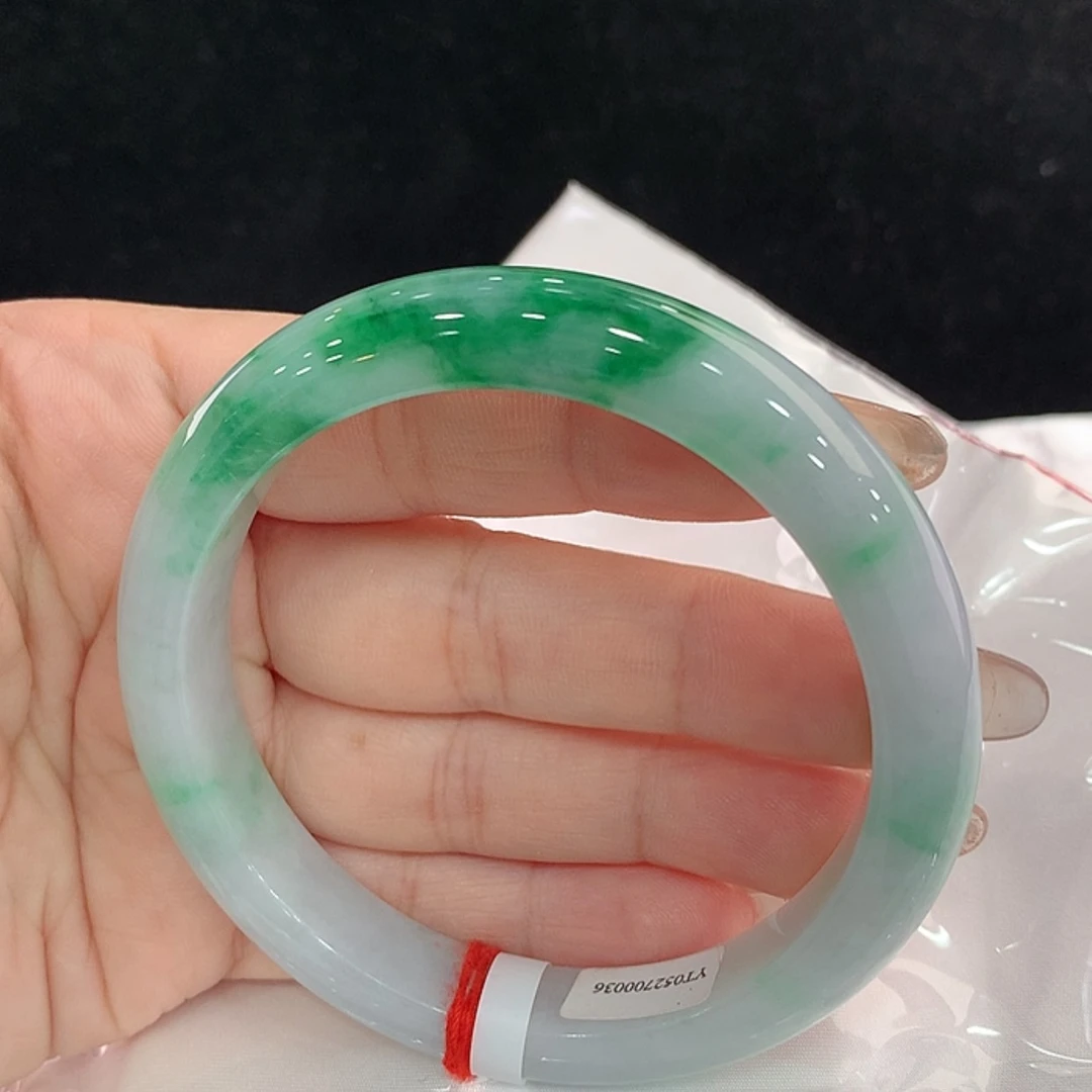 【闪购商品】翡翠手镯未镶嵌62，61/62