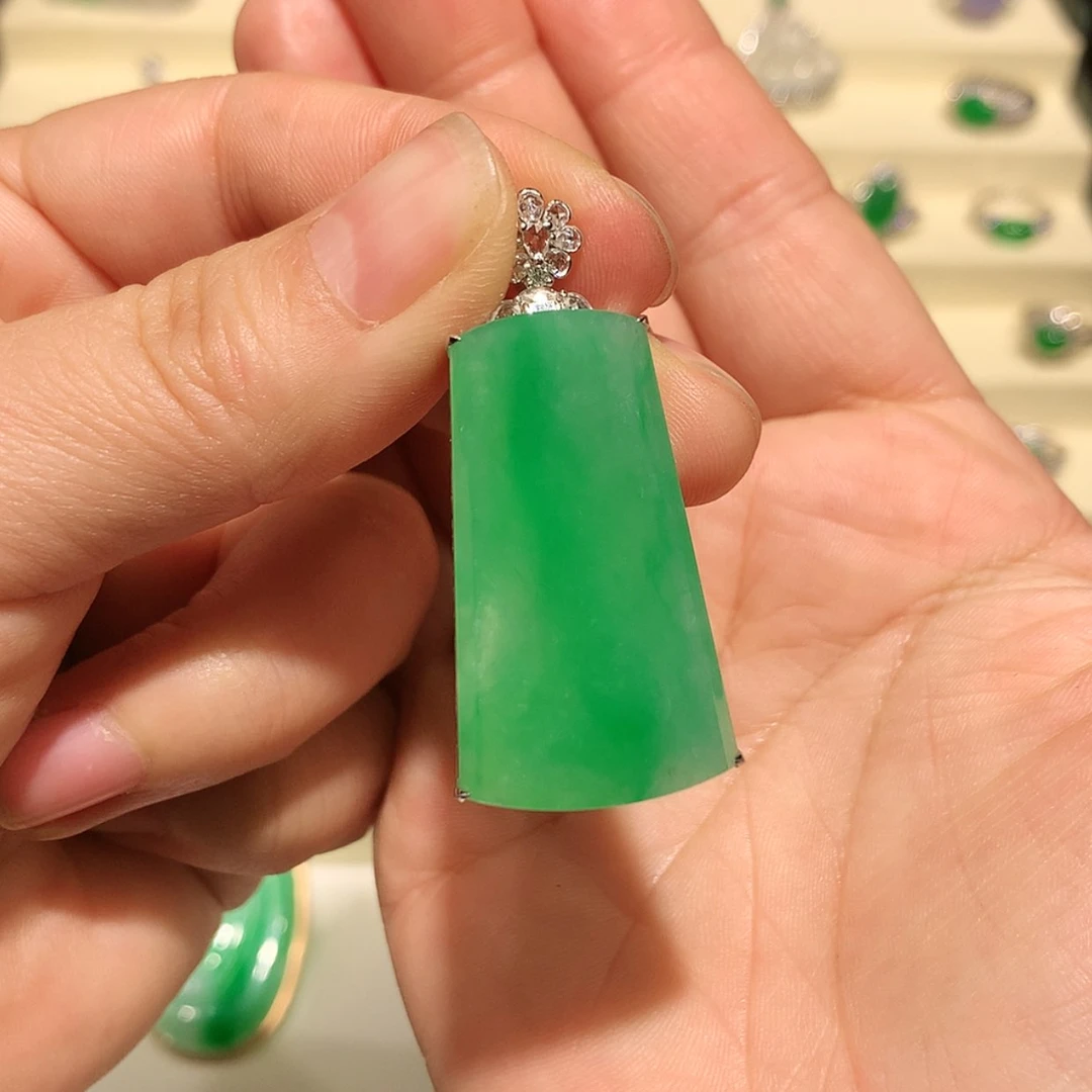 【闪购商品】翡翠颈饰18K金镶嵌溪*缅甸A货