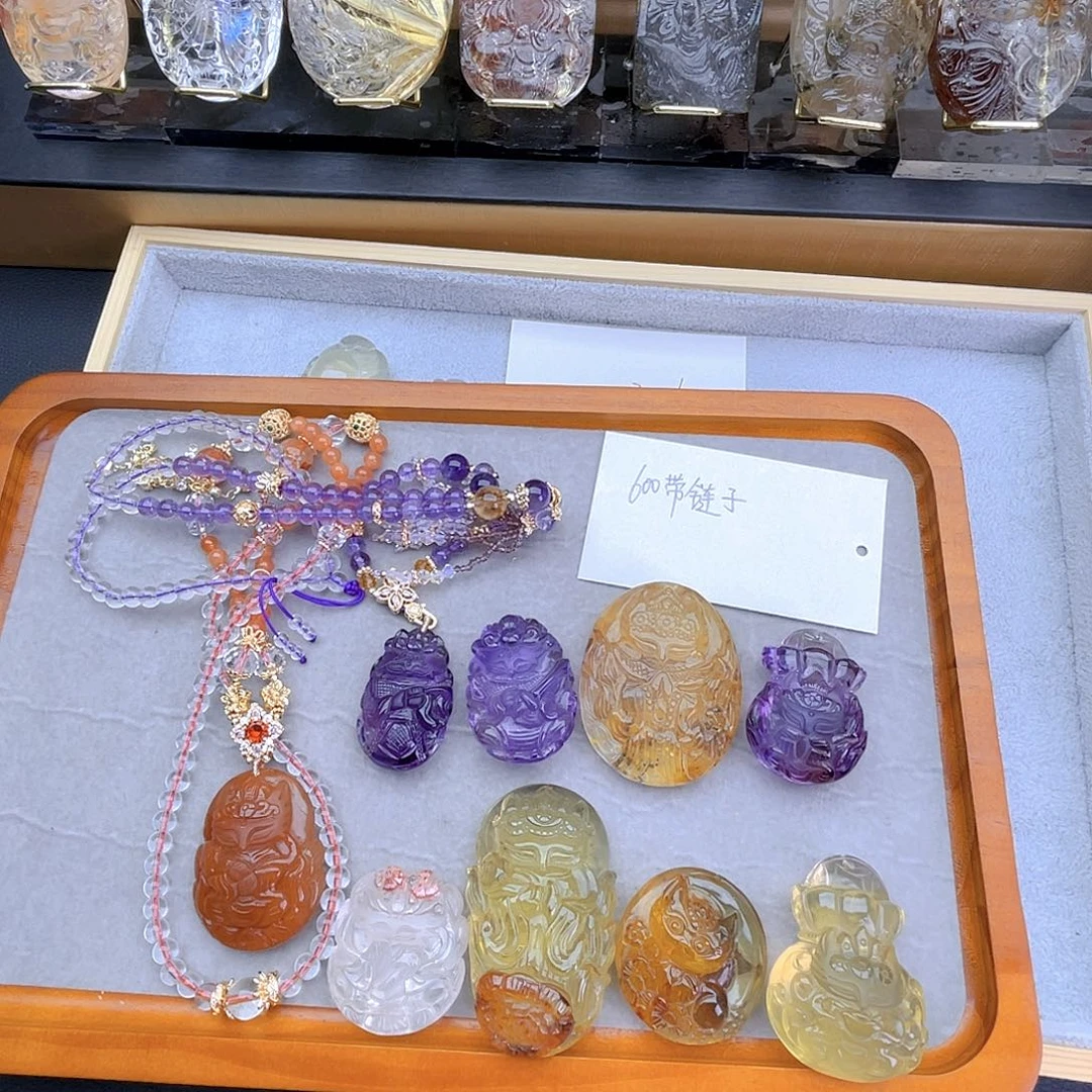 未镶嵌颈饰水晶600一尊