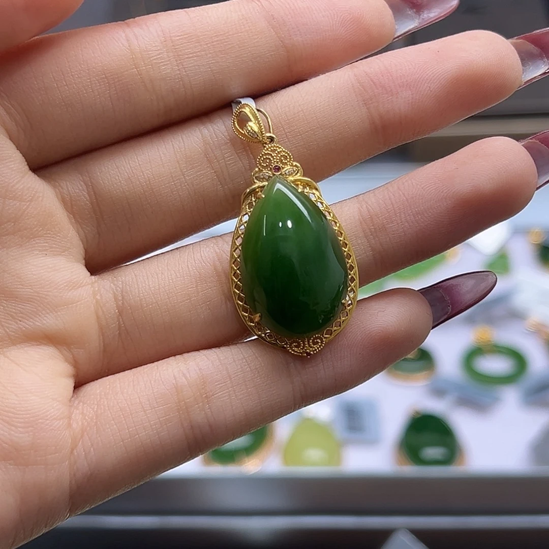 和田玉18K金镶嵌吊坠(赠链)