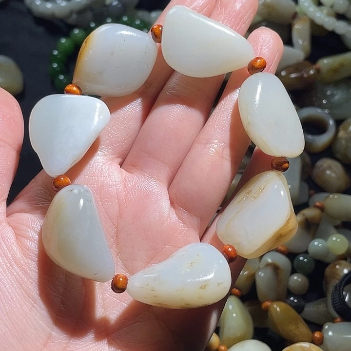 未镶嵌手链和田玉静*