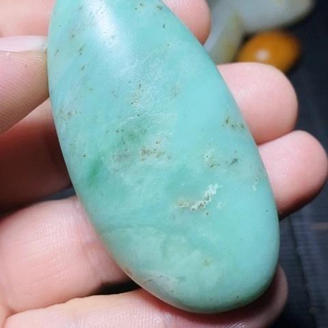 新疆和田原石石头