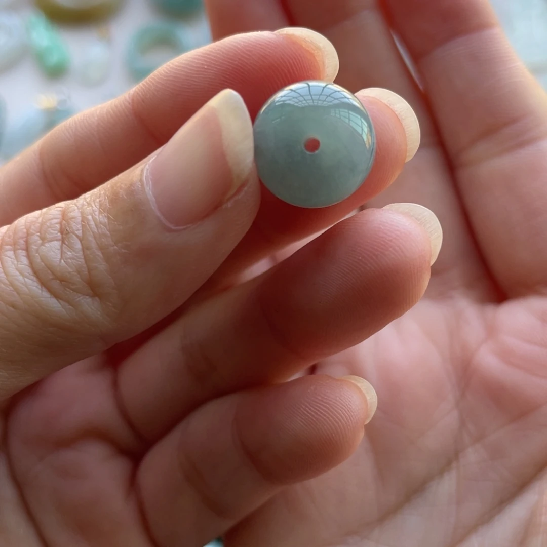 翡翠未镶嵌颈饰鼓珠