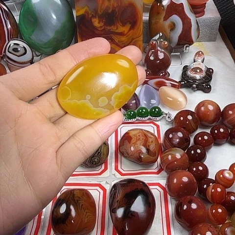 玛瑙/玉髓耳环未镶嵌