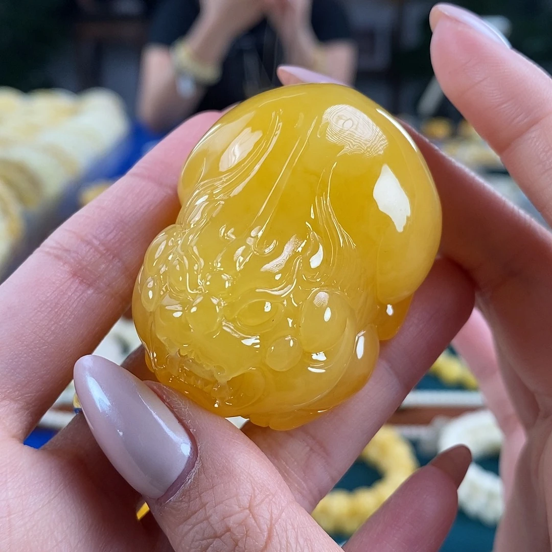 琥珀未镶嵌珠宝奇石38.6 鸡油红