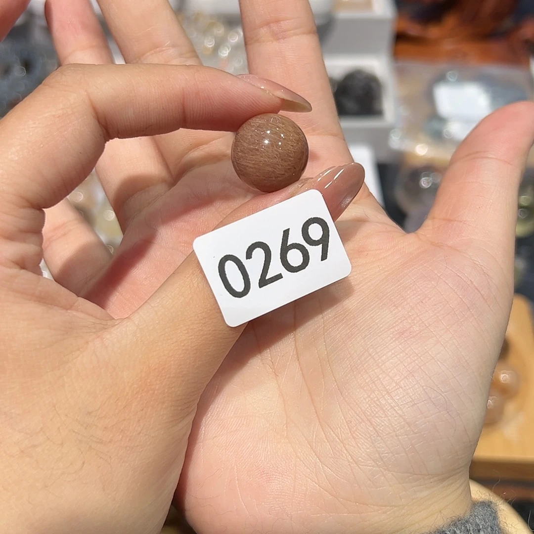 瑞***呀未镶嵌水晶大型摆件（非配饰）