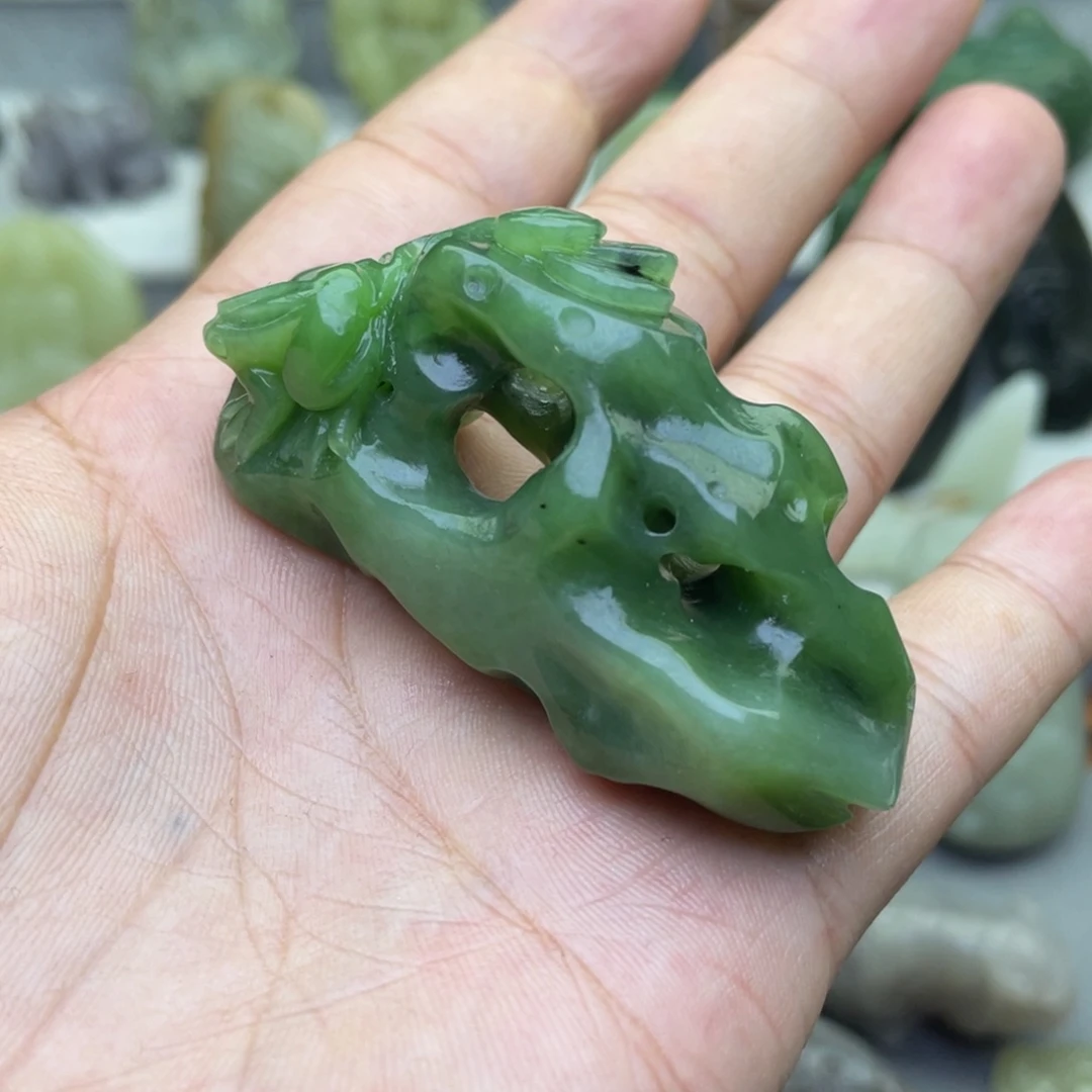 首***书和田玉未镶嵌颈饰