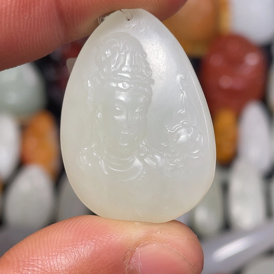 和田玉未镶嵌颈饰吊坠